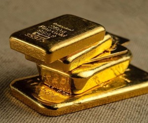Курс золота стабилизировался вблизи отметки 2000 долларов Курс золота стабилизировался вблизи отметки 2000 долларов