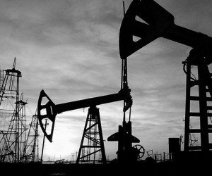 Курс нефти рухнул более чем на 2% из-за тупика в переговорах о госдолге США Курс нефти рухнул более чем на 2% из-за тупика в переговорах о госдолге США