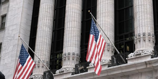 Фондовый рынок США проявляет осторожность перед отчетом по инфляции