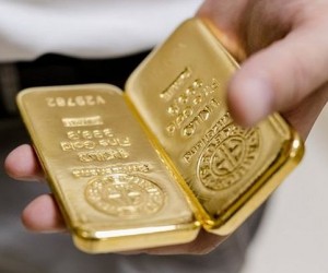 Стоимость золота сильно изменилась, падение составило 0.67% Стоимость золота сильно изменилась, падение составило 0.67%