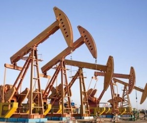 Курс нефти рухнул почти на 2% под давлением будущих решений Центробанков Курс нефти рухнул почти на 2% под давлением будущих решений Центробанков