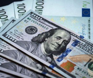 Курс евро в преддверие важной статистики сдает позиции Курс евро в преддверие важной статистики сдает позиции