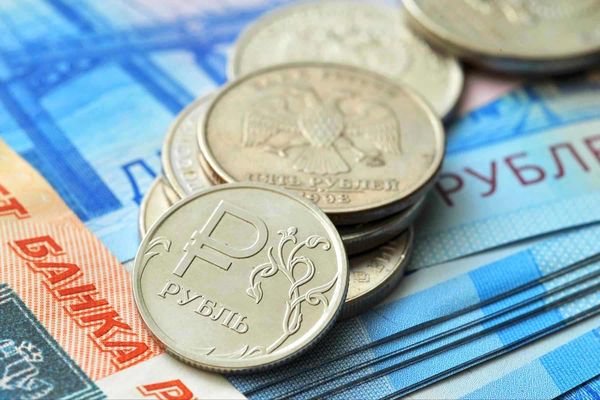 Российский рынок вырос, курс рубля ушел в пике до 87 за доллар