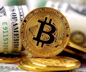 Эксперт рассказал, как будет меняться курс биткоина до конца года