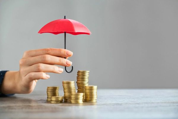 Эксперт рассказал, как защитить сбережения от риска девальвации