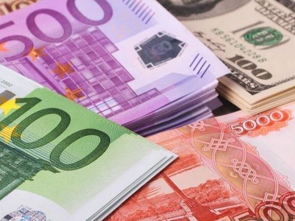 Курс евро стабилен перед решением ЕЦБ по ставкам