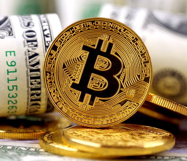 Эксперт рассказал, как будет меняться курс биткоина до конца года