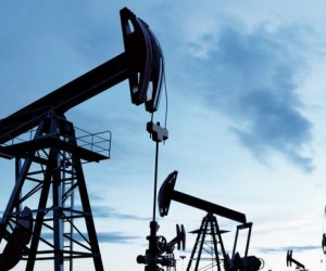 Влияние понижения рейтинга США на цены на нефть и сокращение запасов Влияние понижения рейтинга США на цены на нефть и сокращение запасов