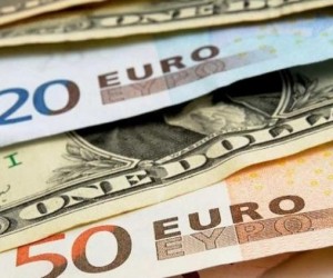 Курс евро укрепляется после сильного ослабления в понедельник Курс евро укрепляется после сильного ослабления в понедельник