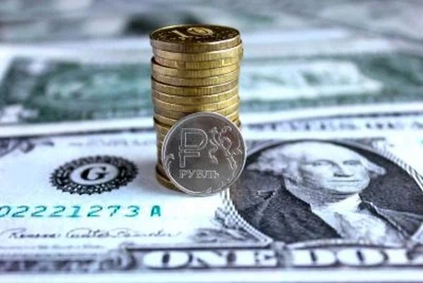 Что происходит с рублем сегодня? Почему рубль на дне