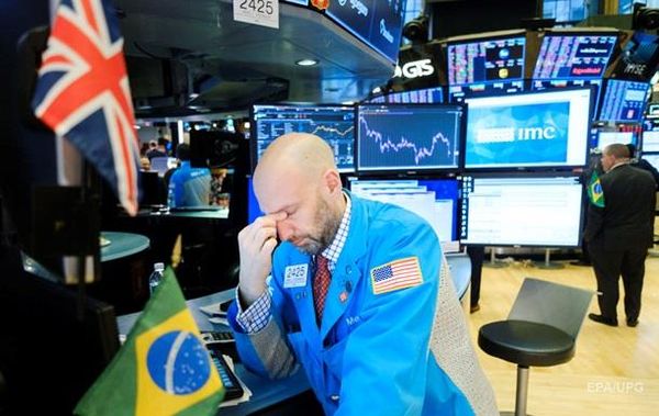 Фондовый рынок США проявляет осторожность перед важными отчетами