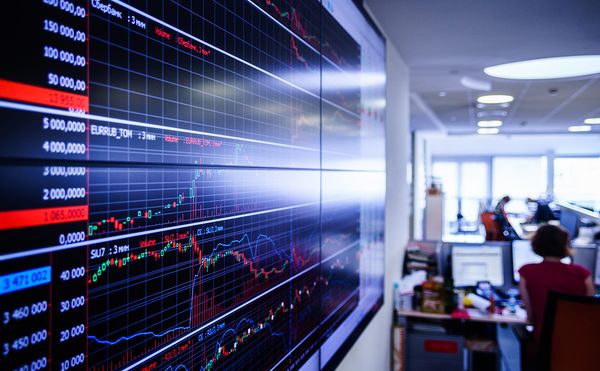 Фондовый рынок: Нефть и  оживления в экономике КНР обеспечат позитив