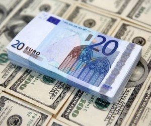Курс евро резко подскочил против доллара США отыгрывая потери