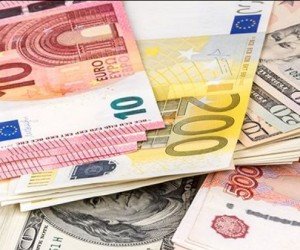Валютный рынок в замешательстве, курс евро теряет импульс роста