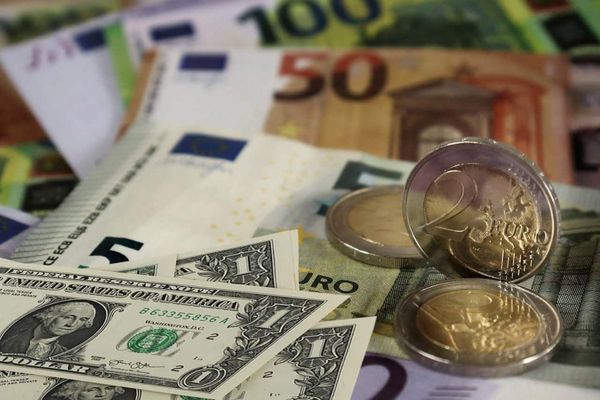 Курс евро растет на европейских торгах в пятницу