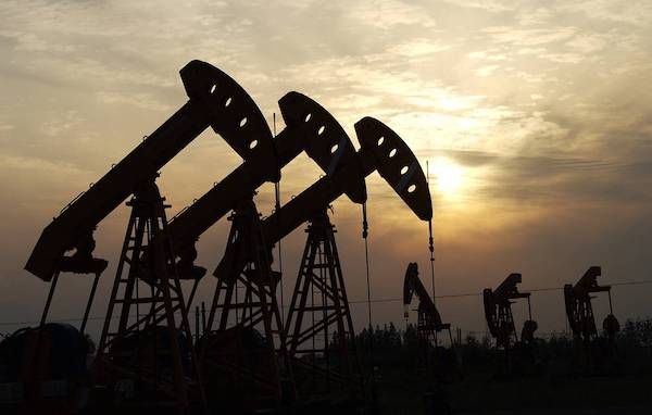Курс нефти незначительно вырос несмотря на внешний негатив Курс нефти незначительно вырос несмотря на внешний негатив