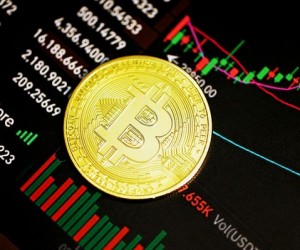 Биткоин опускается ниже отметки $27 000 Биткоин опускается ниже отметки $27 000