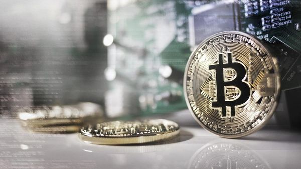 Курс биткоина стремительно вырос на фоне ажиотажа по поводу биткоин-ETF