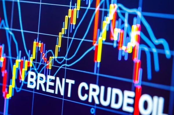 Курс нефти марки Brent под давлением опасаясь кризиса в Китае