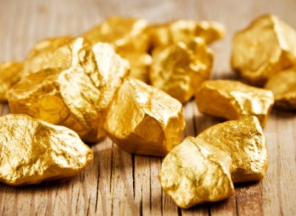 Курс золота накануне достиг рекордной отметки $2060