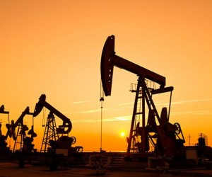 Курс нефти рекордно снизился по итогам октября на 11% Курс нефти рекордно снизился по итогам октября на 11%