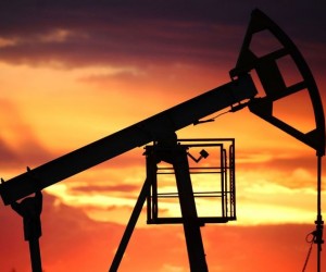 Курс нефти начал неделю резким подъемом в 1.6%