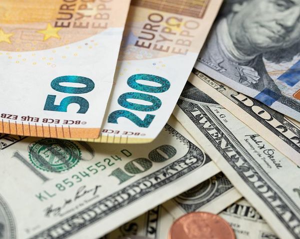 На валютном рынке царит неуверенность из-за противоречий в ФРС