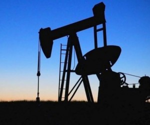 Курс нефти остается под давлением из-за риска снижения спроса в мире Курс нефти остается под давлением из-за риска снижения спроса в мире
