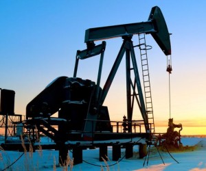Курс нефти компенсирует потери пятницы в начале недели Курс нефти компенсирует потери пятницы в начале недели