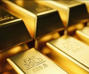 Курс золота продолжает укрепляться несмотря на снижение активности игроков