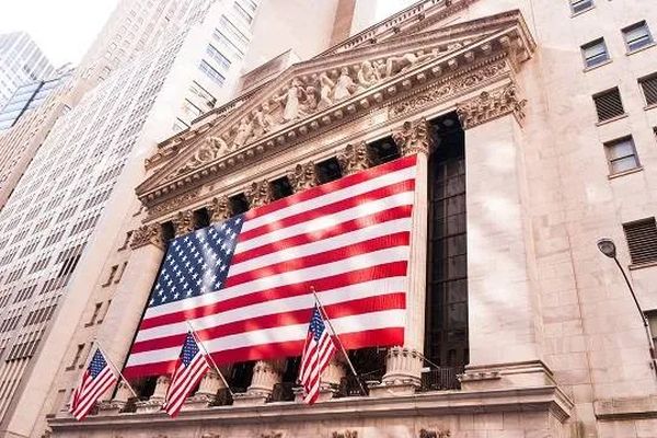 Фондовый рынок США начинает месяц на грани негатива
