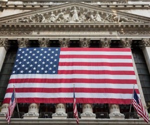 Фондовый рынок США завершил год с рекордным приростом Фондовый рынок США завершил год с рекордным приростом