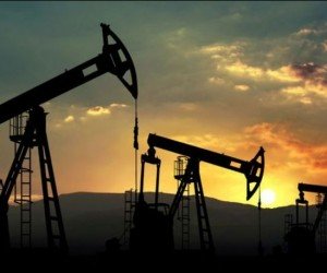 Курс нефти поддерживает война на Ближнем Востоке и слабый доллар Курс нефти поддерживает война на Ближнем Востоке и слабый доллар