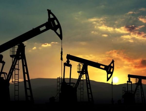 Курс нефти поддерживает война на Ближнем Востоке и слабый доллар Курс нефти поддерживает война на Ближнем Востоке и слабый доллар