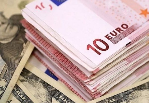Валютный рынок: инвесторы покупают доллар опасаясь рисков