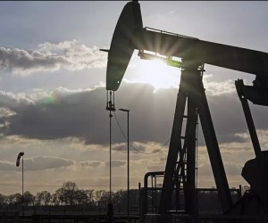 Курс нефти резко взлетел на 2%, инвесторы опасаются перебоев с поставками
