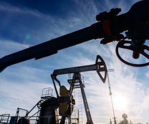 Курс нефти сдает позиции после достижения 11-месячного максимума