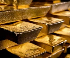 Курс золота восстанавливается после обвала на 1,2% накануне