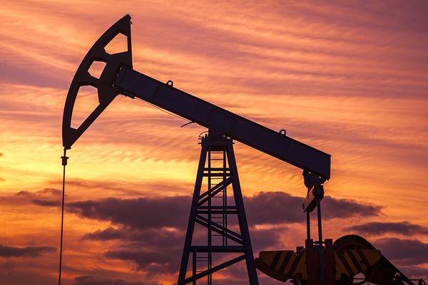Курс нефти укрепился после решения ФРС по ставке