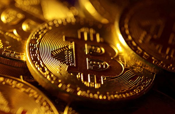 Биткоин прибавил в понедельник более 5%