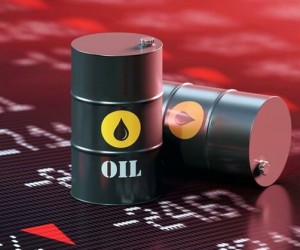 Курс нефти снизился под давлением роста доллара США Курс нефти снизился под давлением роста доллара США