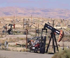Нефть упала в пределах 1% достигнув двухмесячного минимума Нефть упала в пределах 1% достигнув двухмесячного минимума