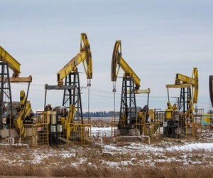 Нефть упала, но остается в пределах достигнутых ранее уровней Нефть упала, но остается в пределах достигнутых ранее уровней