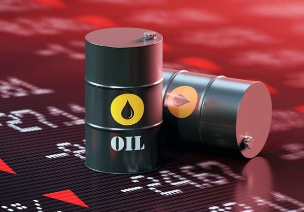 Курс нефти снизился под давлением роста доллара США Курс нефти снизился под давлением роста доллара США