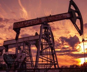 Курс нефти взял паузу после сильного роста накануне Курс нефти взял паузу после сильного роста накануне