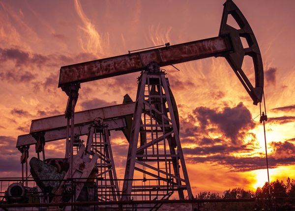 Курс нефти взял паузу после сильного роста накануне