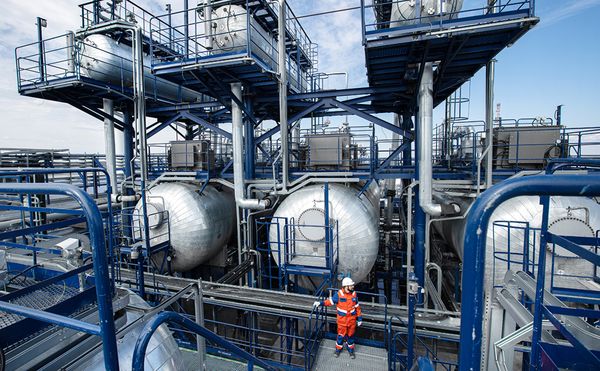 Нефть отвоевала недавние потери и резко выросла