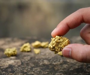 Курс золота напаузе в связи с праздником в США Курс золота напаузе в связи с праздником в США