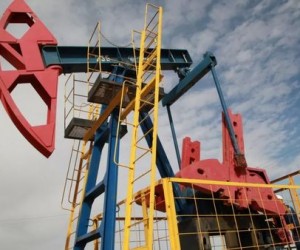 Цены на нефть попали под давление несмотря на ураган в Техасе Цены на нефть попали под давление несмотря на ураган в Техасе