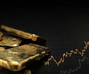 Золото достигло исторического максимума выше $2500 за унцию